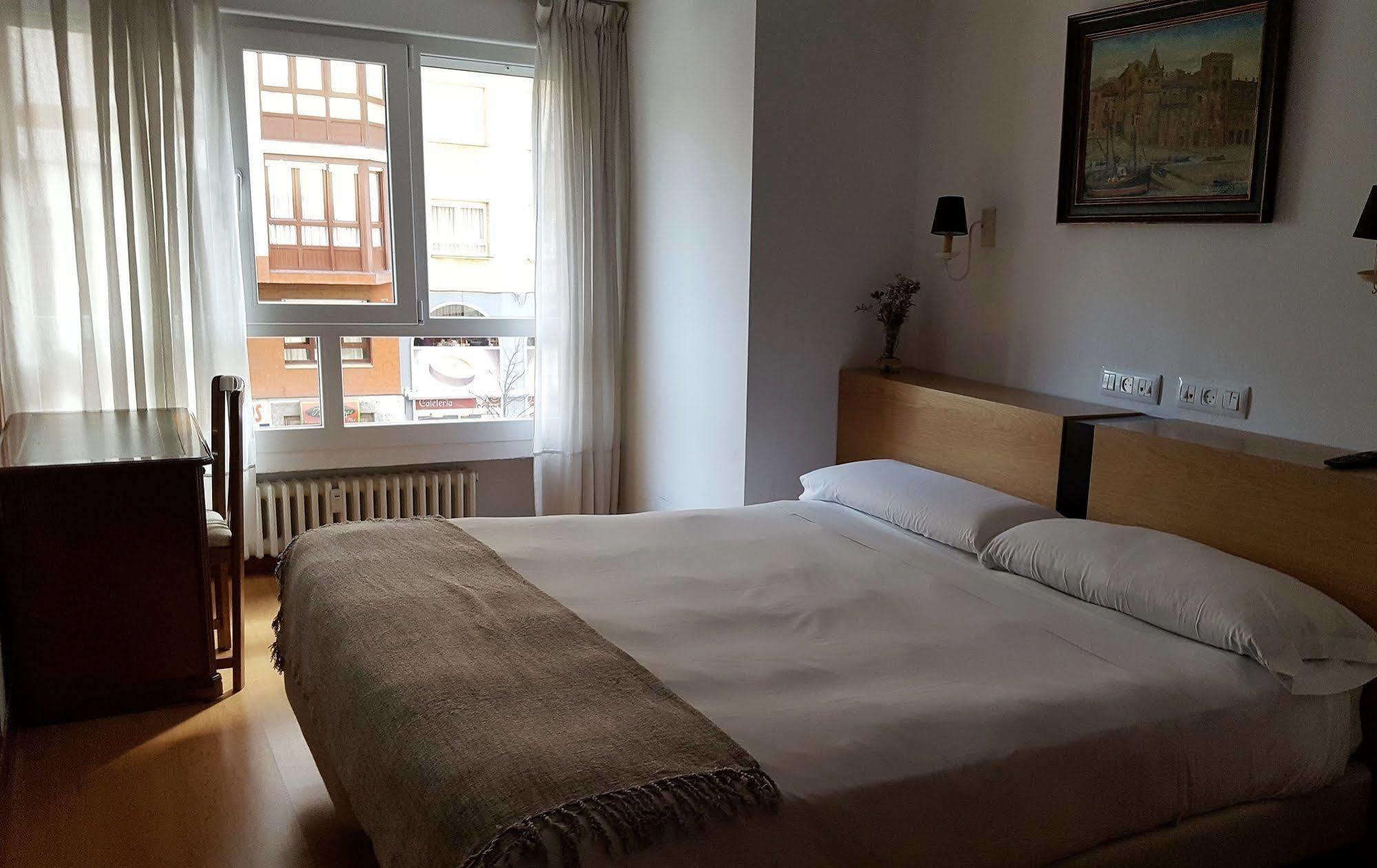 Hostel Costa Gijon Ngoại thất bức ảnh